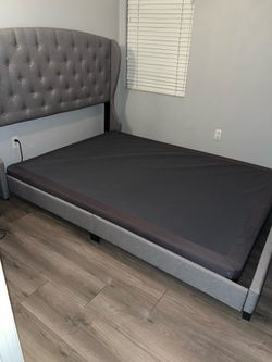 Queen bedroom set with dresser and nightstand