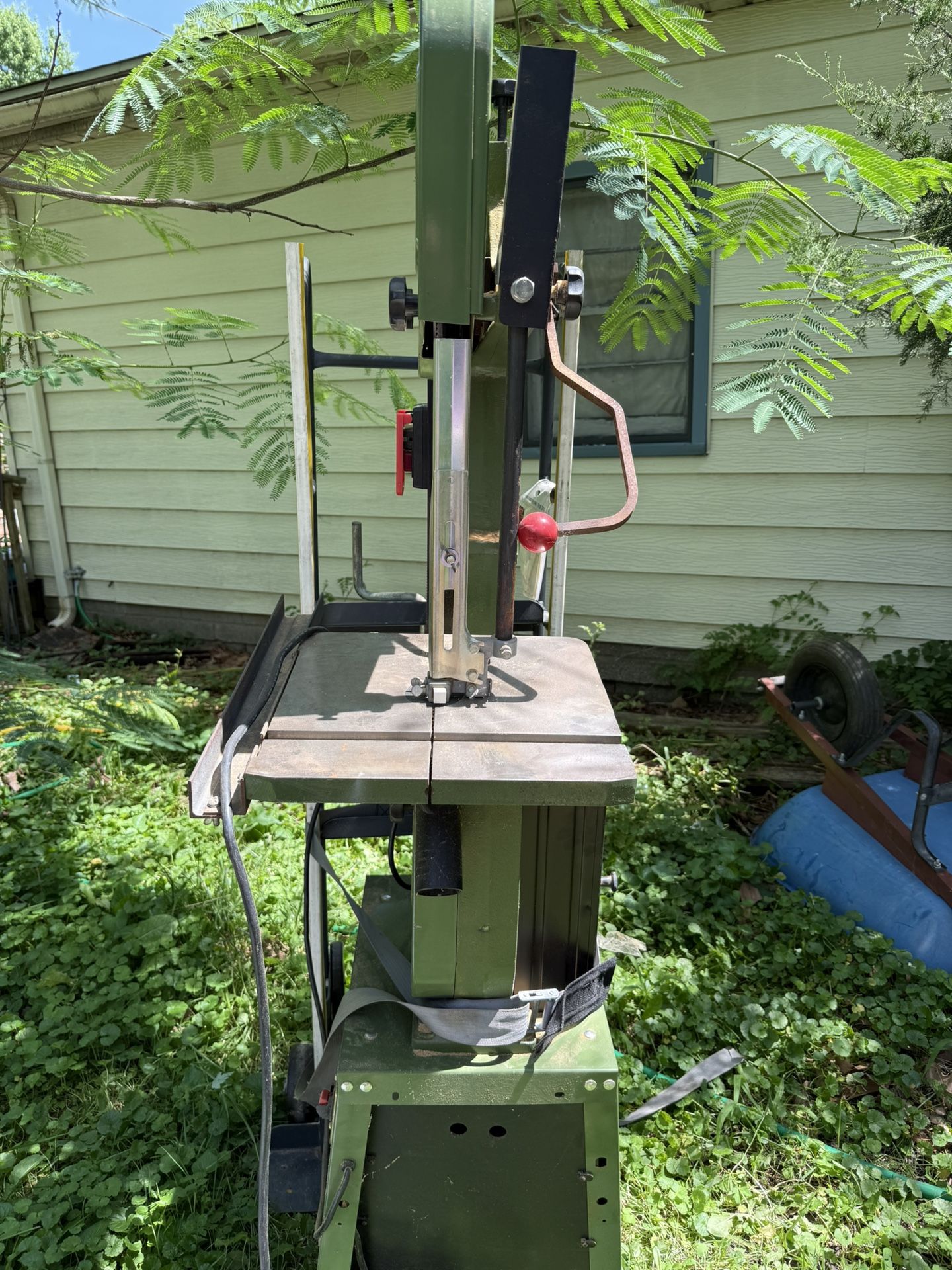Central Machinery 14” Wood Cutting Band Saw