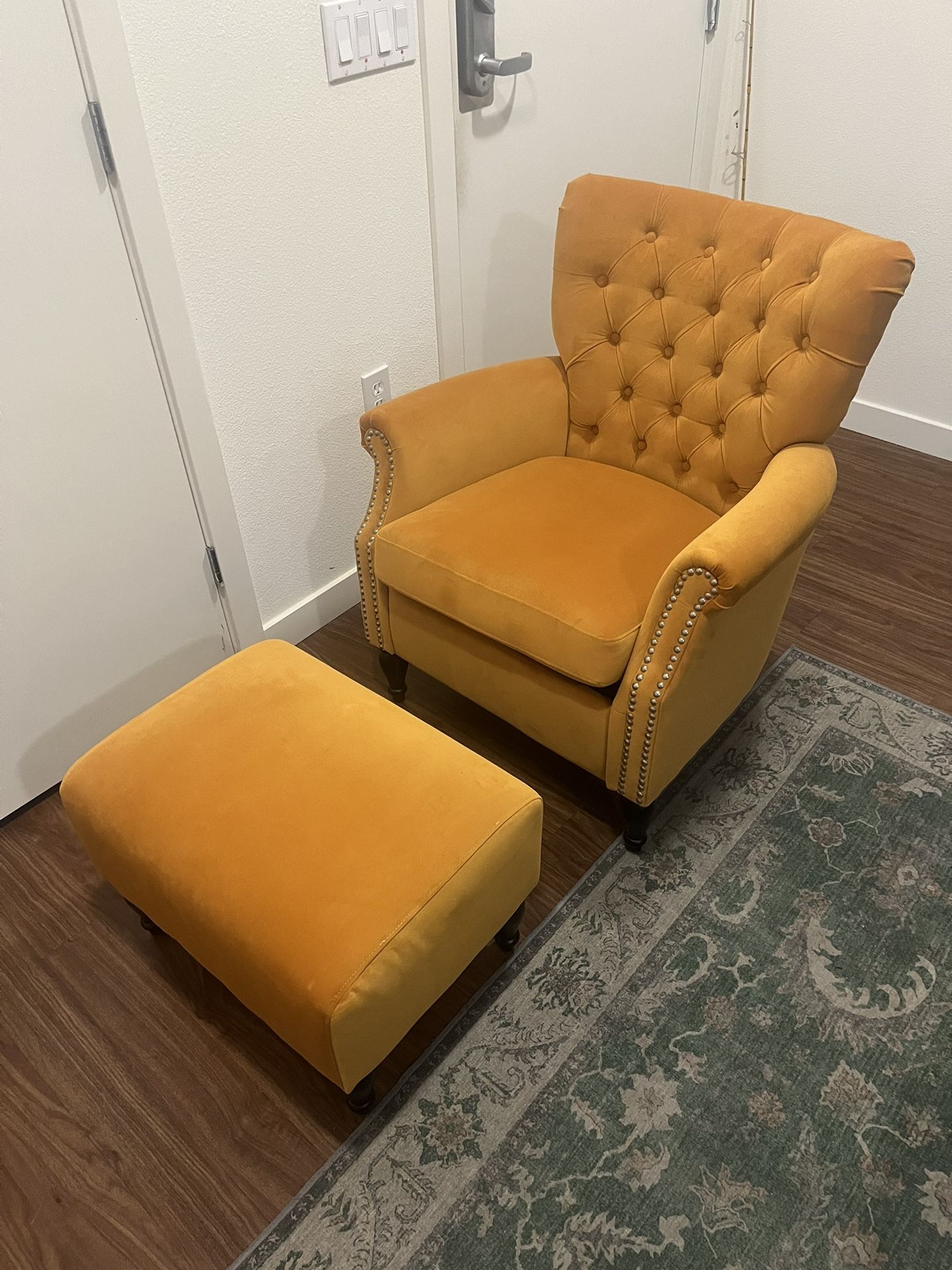Handy Living Chair And Ottoman