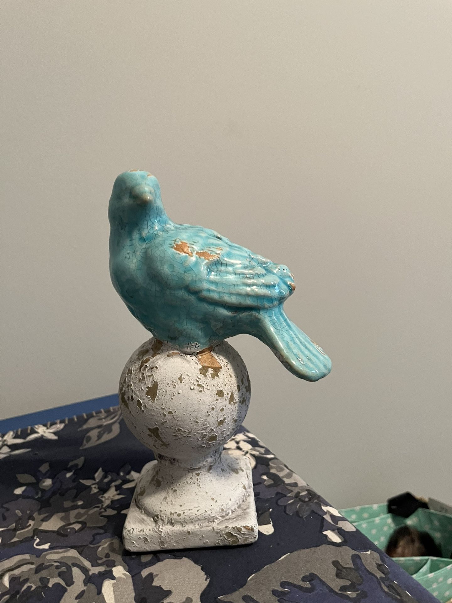 TURQUOISE BIRD STATUE!! BEAUTIFUL DECOR!!!