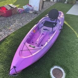 Kayak Quest passage 10 Ft Excellent Condition Like New