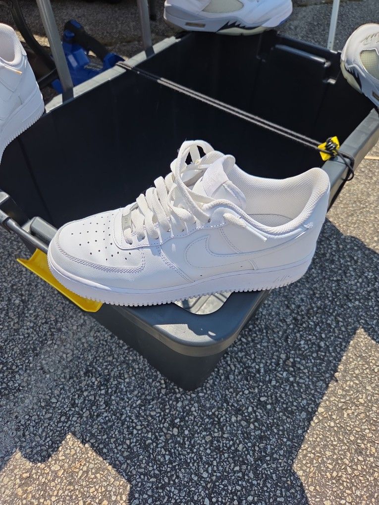 Nikes White Air Forces