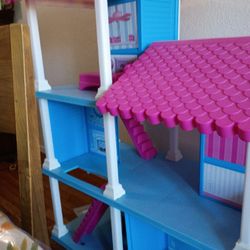 Dollhouse 