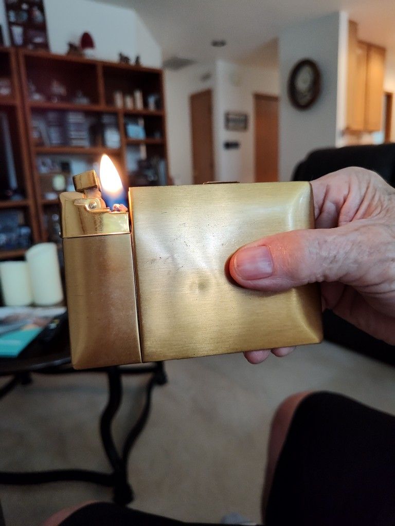 Elgin American 1940s Lighter Cigarette Case