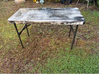 Lifetime 4 ft Display Table works great