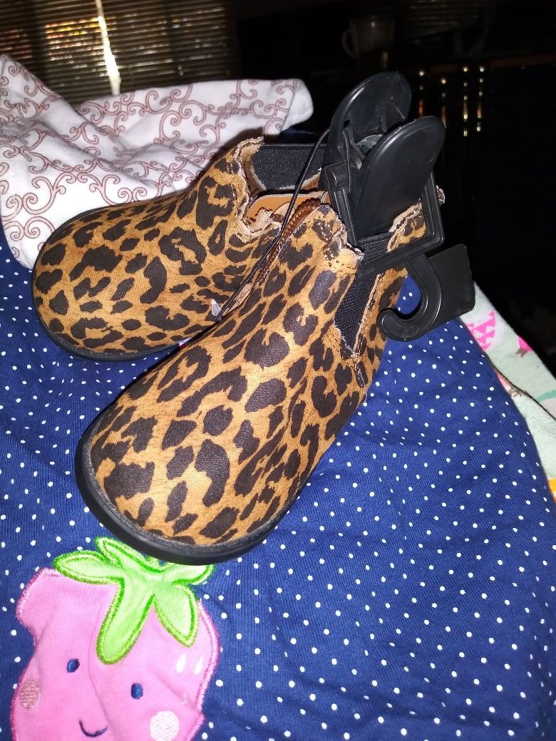 Baby girl boots brand new