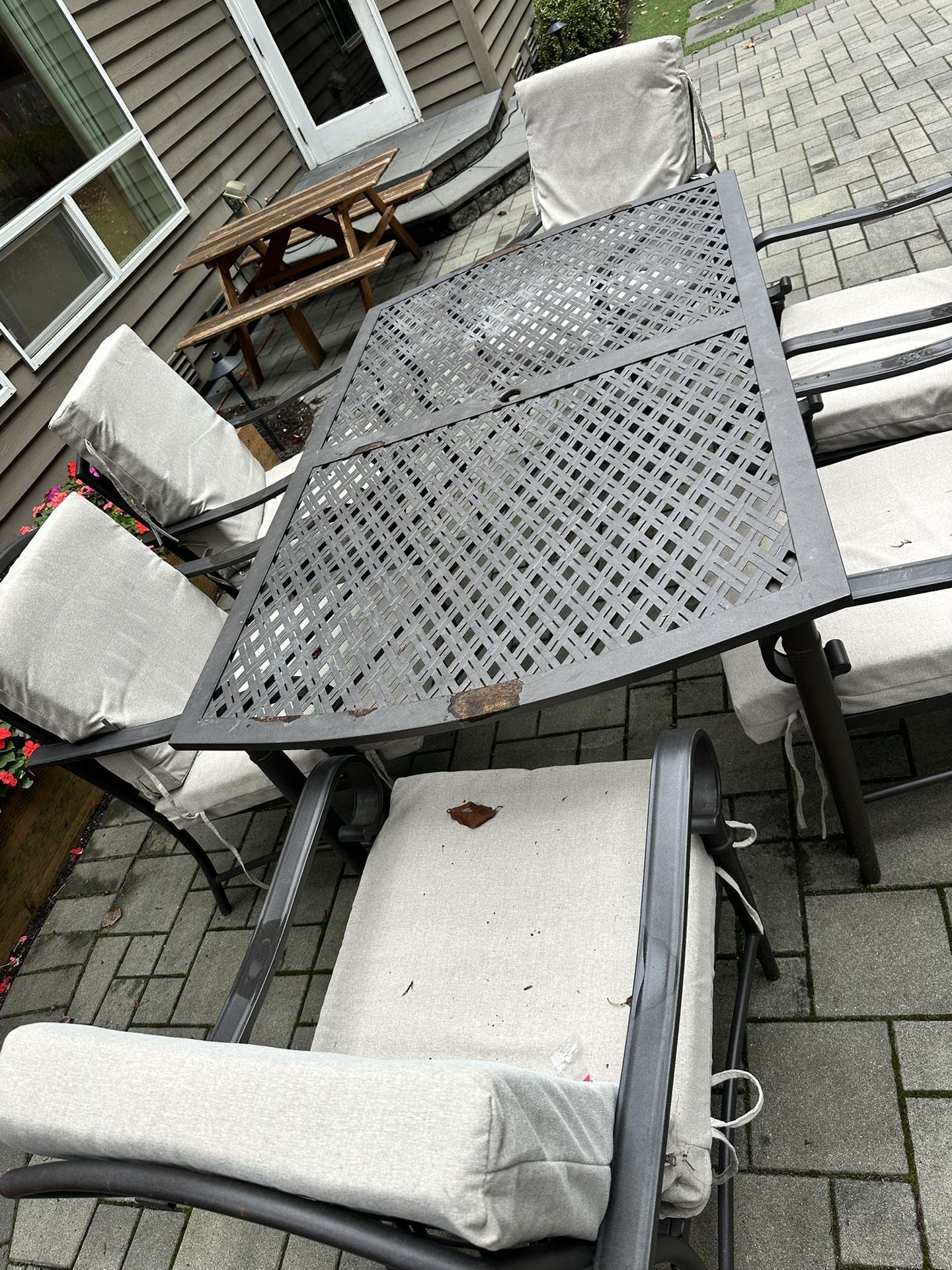 Free Outdoor 6 Seater Patio Table