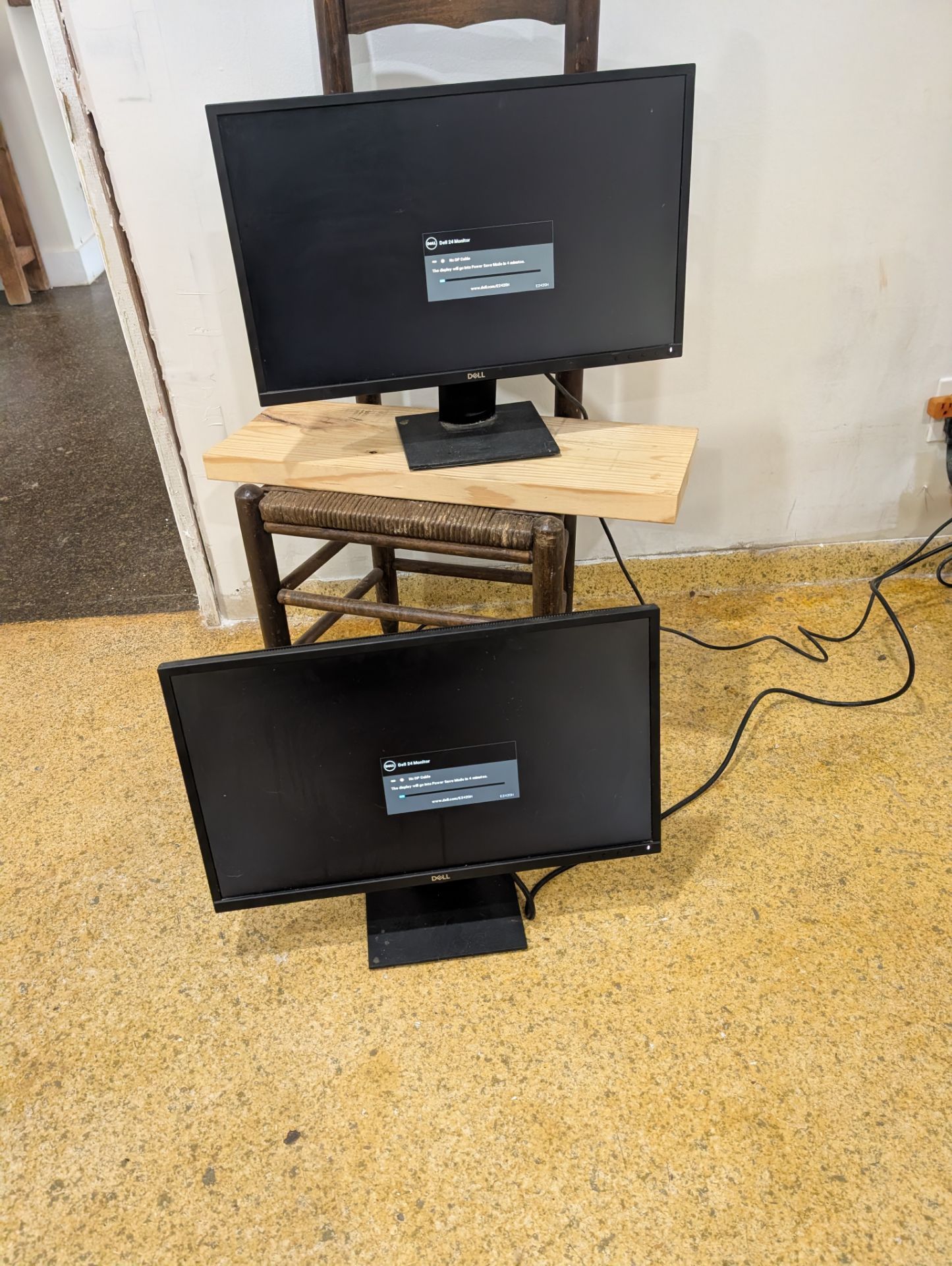 Dell E2420 Dual Monitors