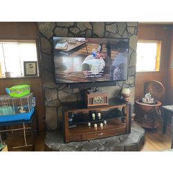 65” Tv Floating Stand And Sound bar/ Sub