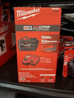 Milwaukee M18 Forge 12.0 battery and Rapid Charger Kit