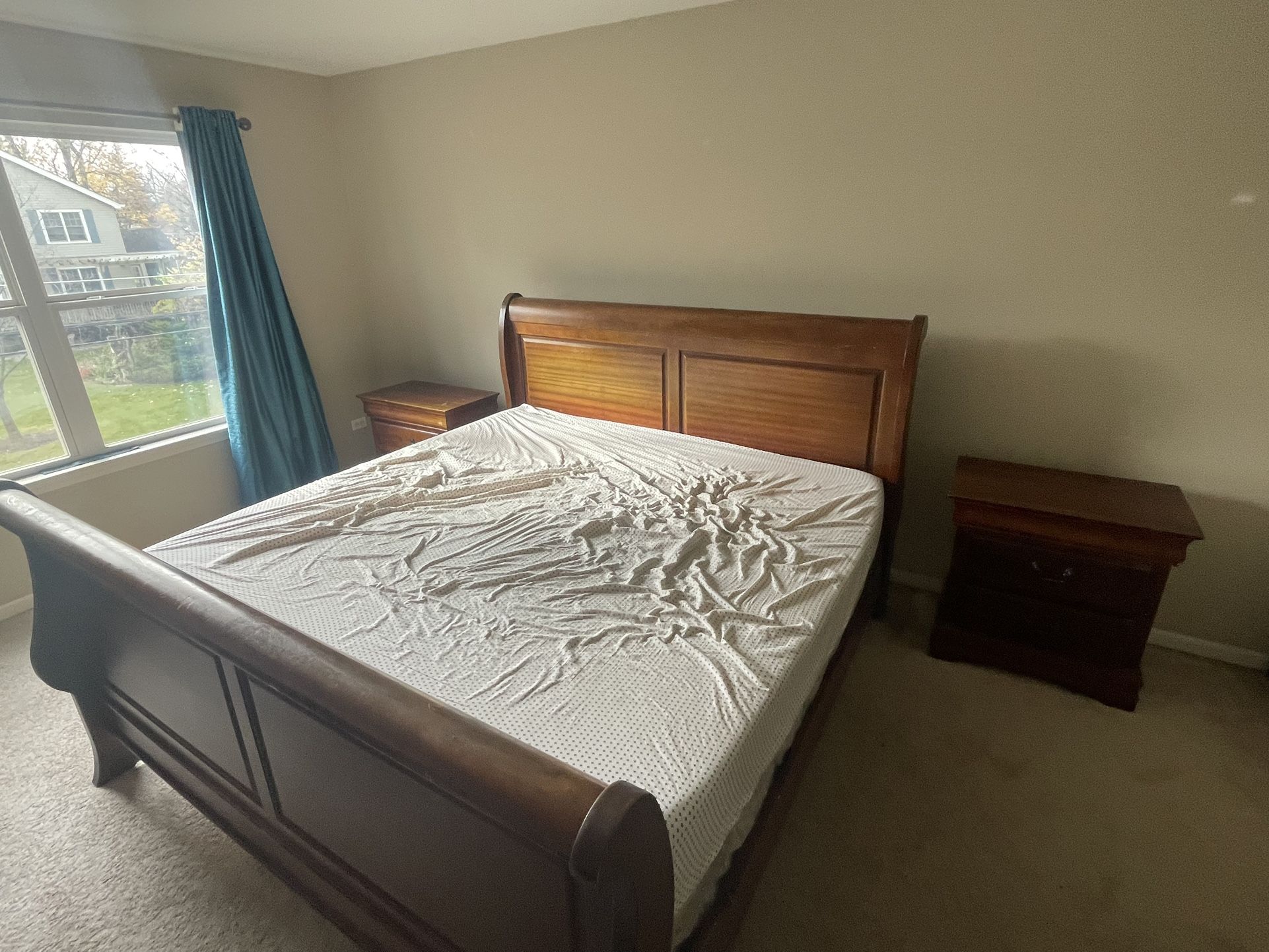 Complete 5-Piece Wood Bedroom Set + Foam California King Mattress