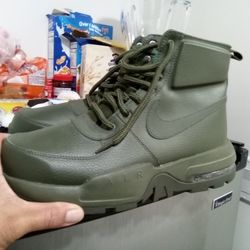 Nike Hiking Boots Size 11