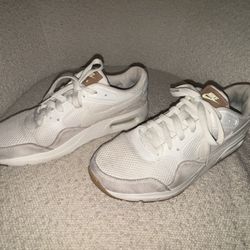 Nike Air Max 90 Light Bone White Gum – Women’s 10