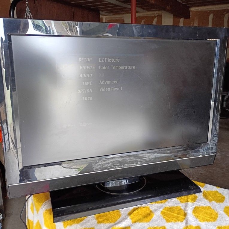 LG TV 32LC7D/ No Control