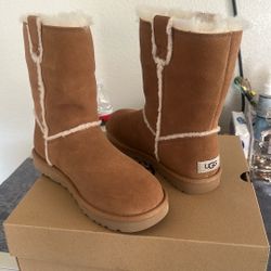 Size 8 Uggs Brand New 