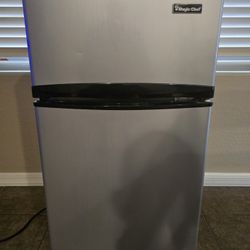 Magic Chef Mini Fridge With Freezer