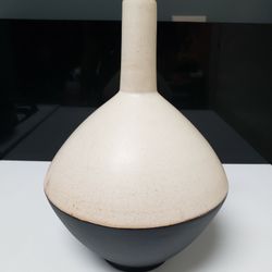 12" Ceramic Spindle Vase Jallpa Nina Peru 