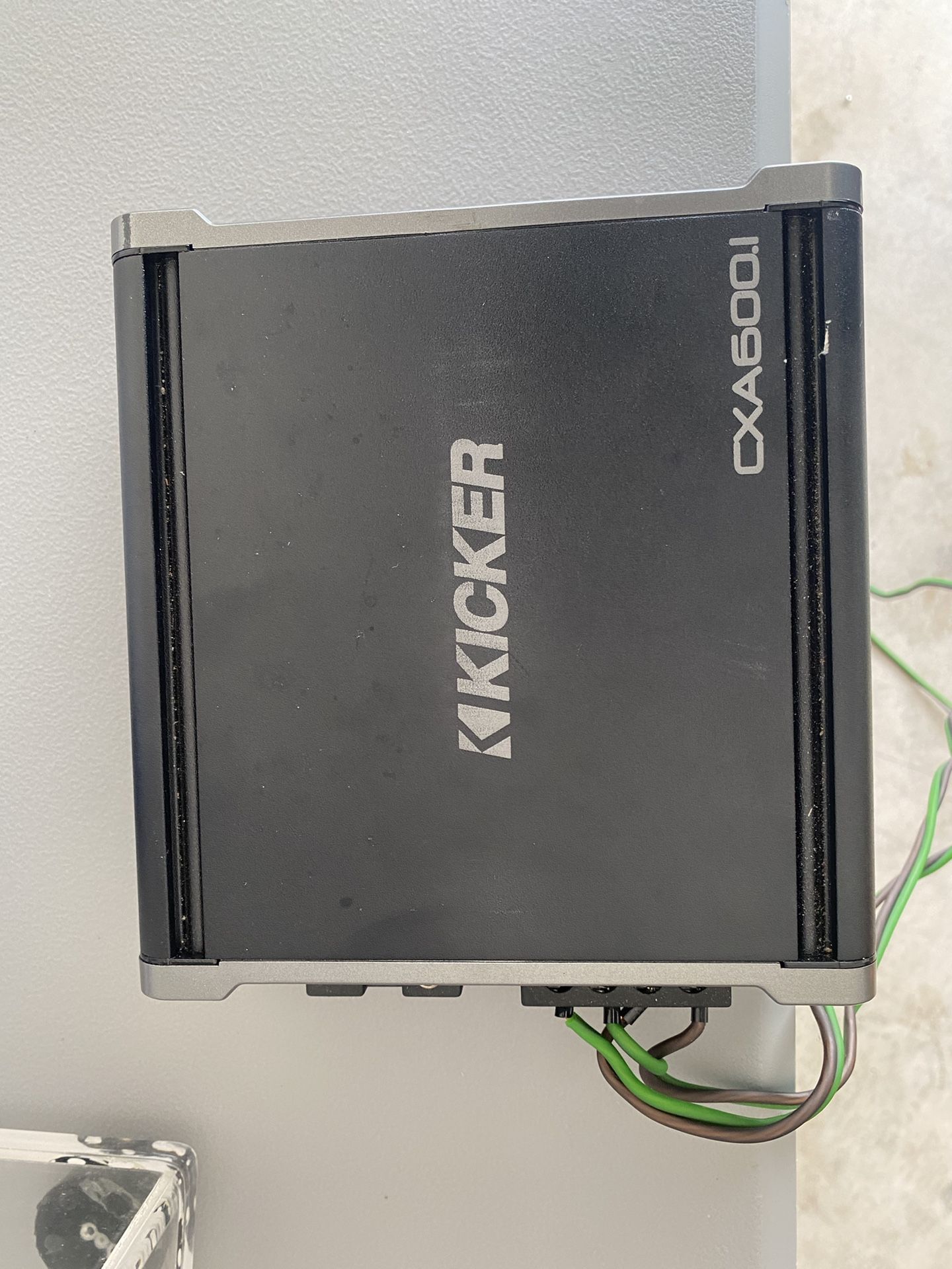 Kicker CXA600.1 Amplifier 