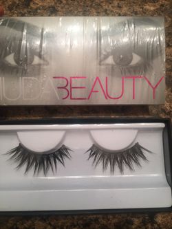 Huda beauty lashes