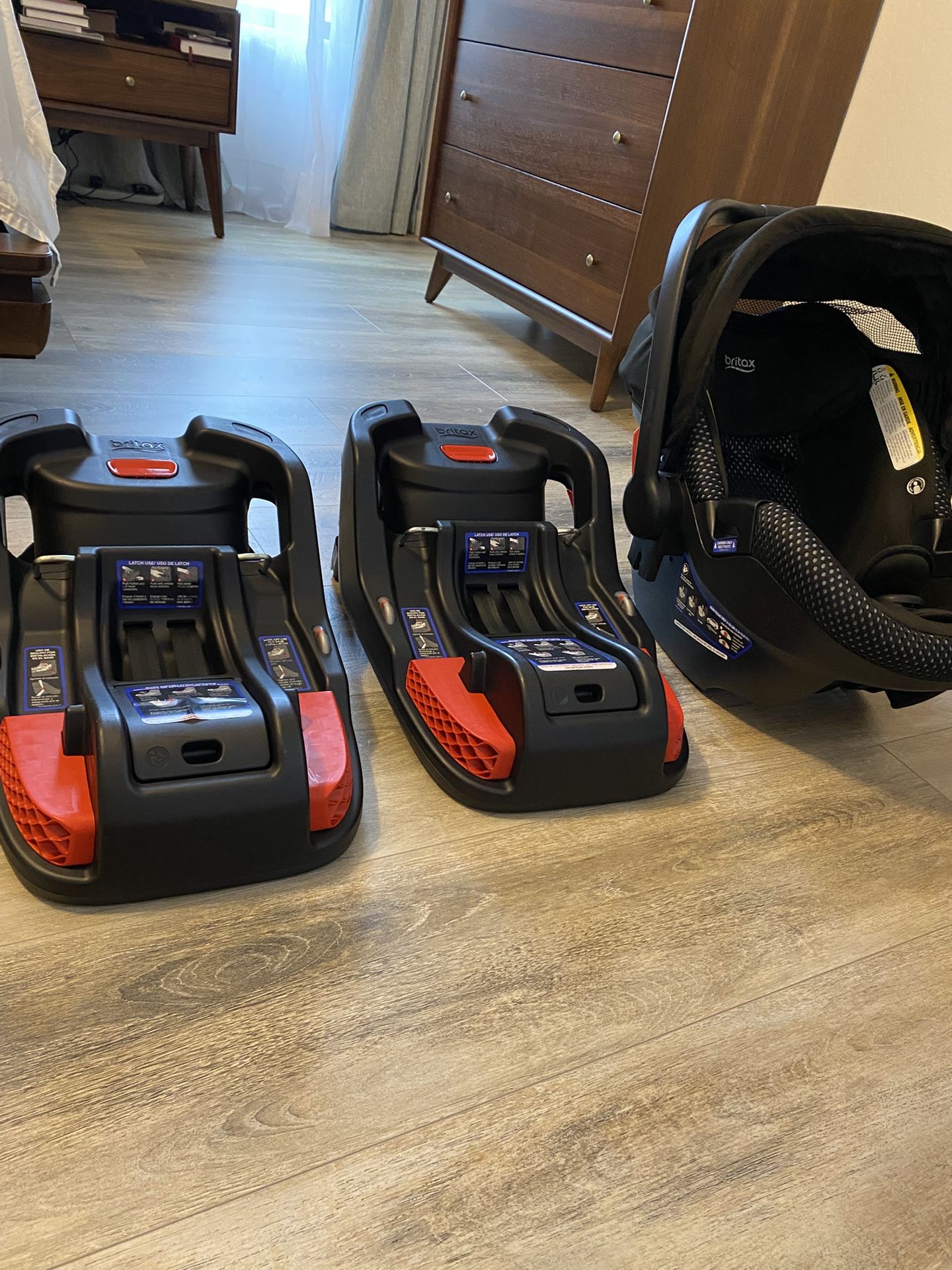 Britax Infant Car Seat , Car Base X2, Red Britax Bassinet