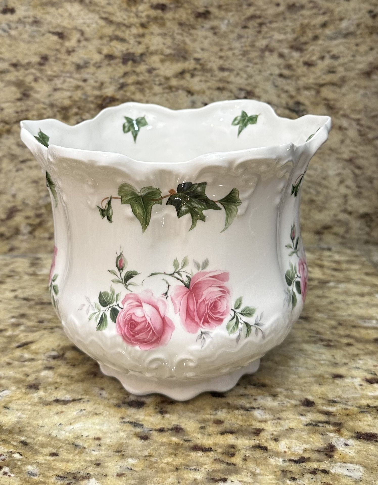 The Butchart Gardens Bone China Flower Pot / Vase - Made In England