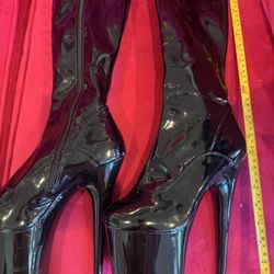 Gently loved Pleaser Knew High Boots Size 8..