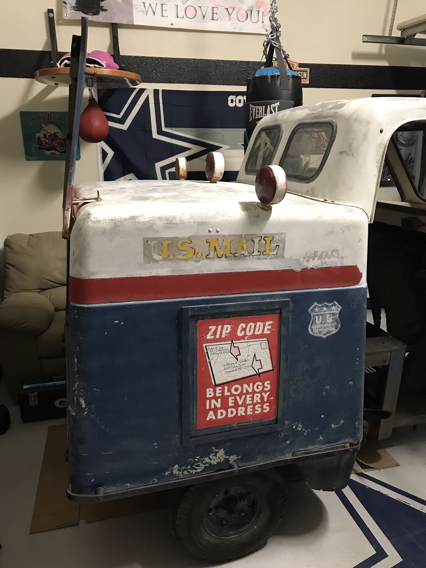 Cushman 1957 Mailster (Mail Truck)
