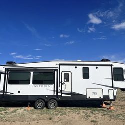 2020 Dutchmen Astoria 5th Wheel