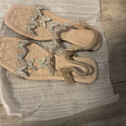 Sandals size 8 women