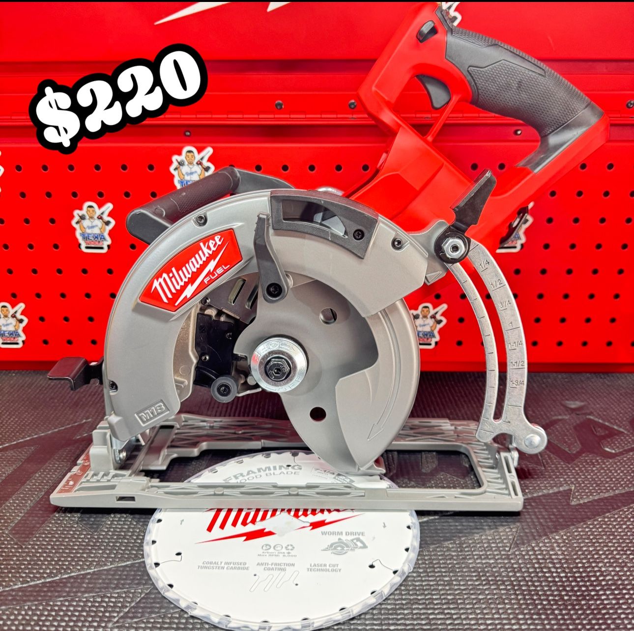 Milwaukee M18 FUEL 7-1/4 in. Rear Handle Circular Saw (Tool Only)