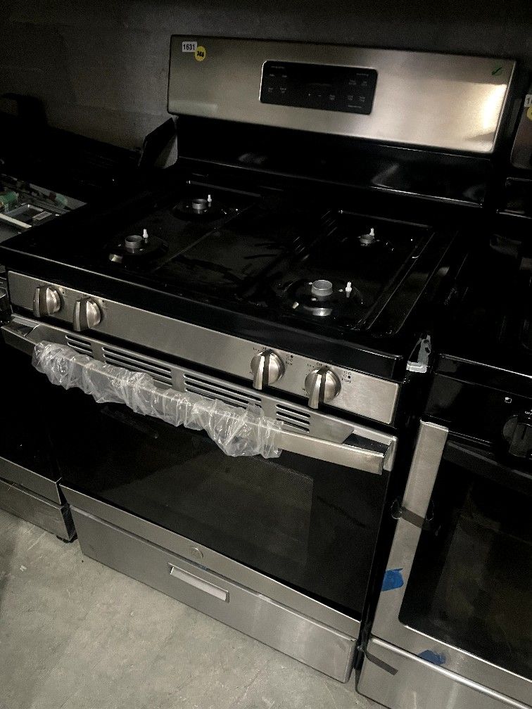 GE 30” freestanding gas stove stainless steel $450