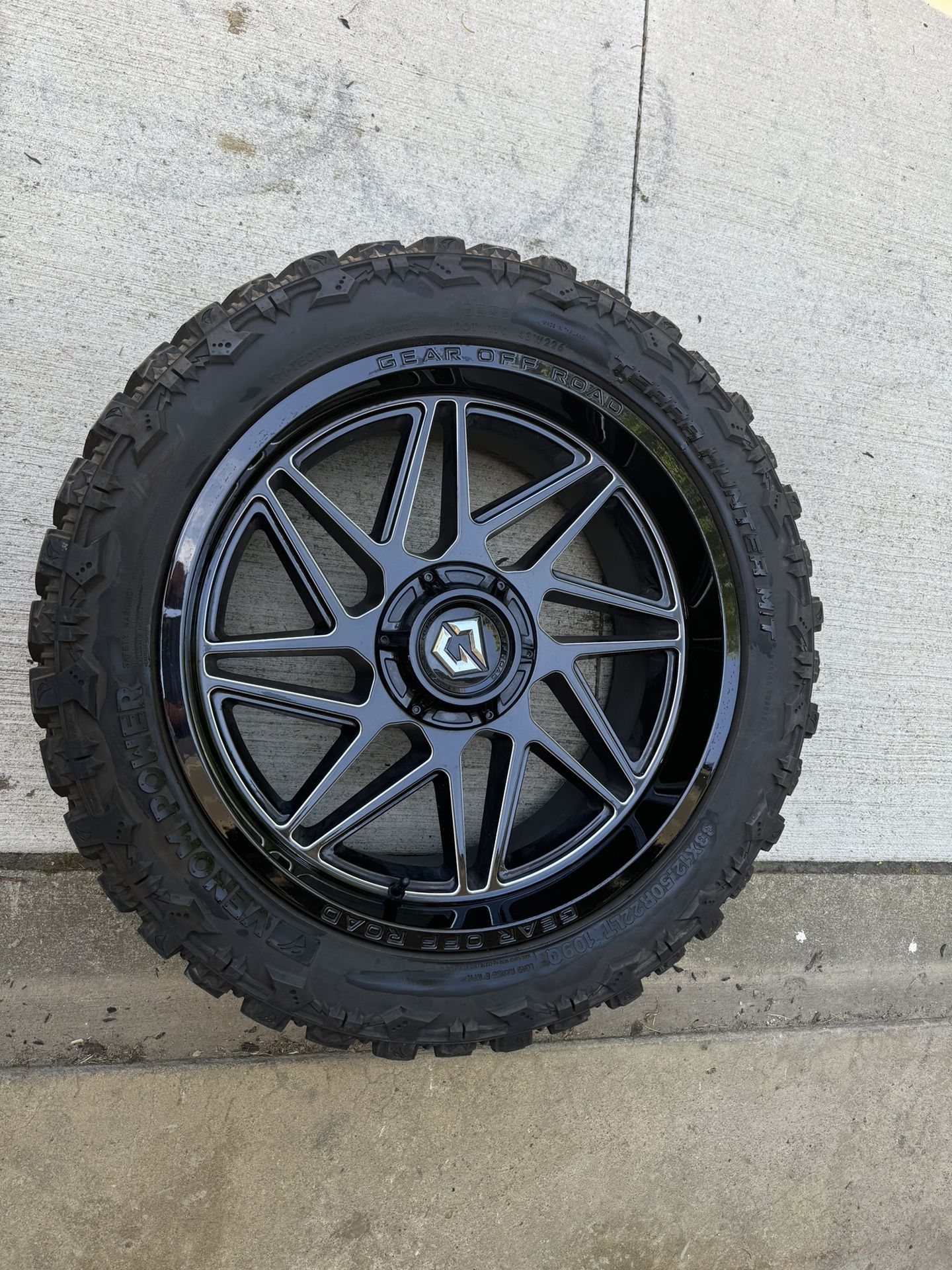Gear off-road 33x12.5x22 -17offset
