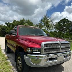 Dodge RAM 1500 V8