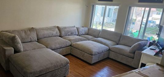 New XL Modular Sectional Couch! Free Delivery 🚚!
