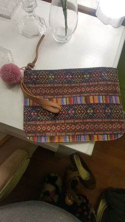 Wristlet purse