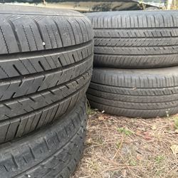 255/60/19  tire of Buick enclave