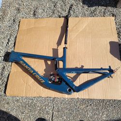 Santa Cruz Nomad Enduro Carbon CC Frame-Large  (Comes with some bike parts.) 