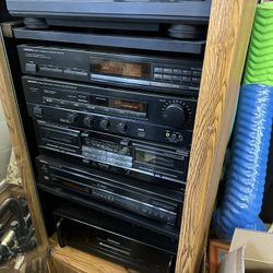 Onkyo Stereo System - Pristine Condition 