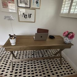 World Market campaign Desk