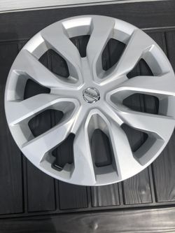 OEM Set of 4x 2014-2019 Nissan Rogue Wheel Covers