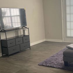 🔥 Brand new 50” Roku Smart TV — never used with remote 