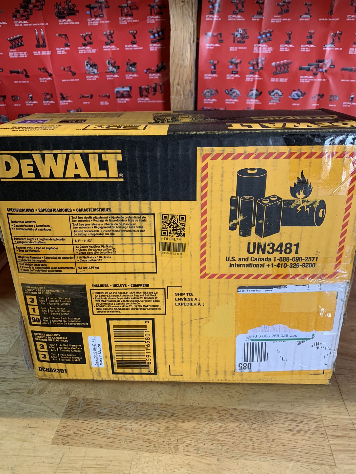 DEWALT ATOMIC 20V MAX Lithium Ion Cordless 23 Gauge Pin Nailer Kit with  2.0Ah Battery