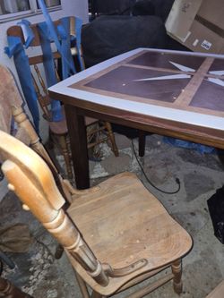 Table with 3 chairs