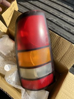 2001 Chevrolet silverado truck left tail light oem