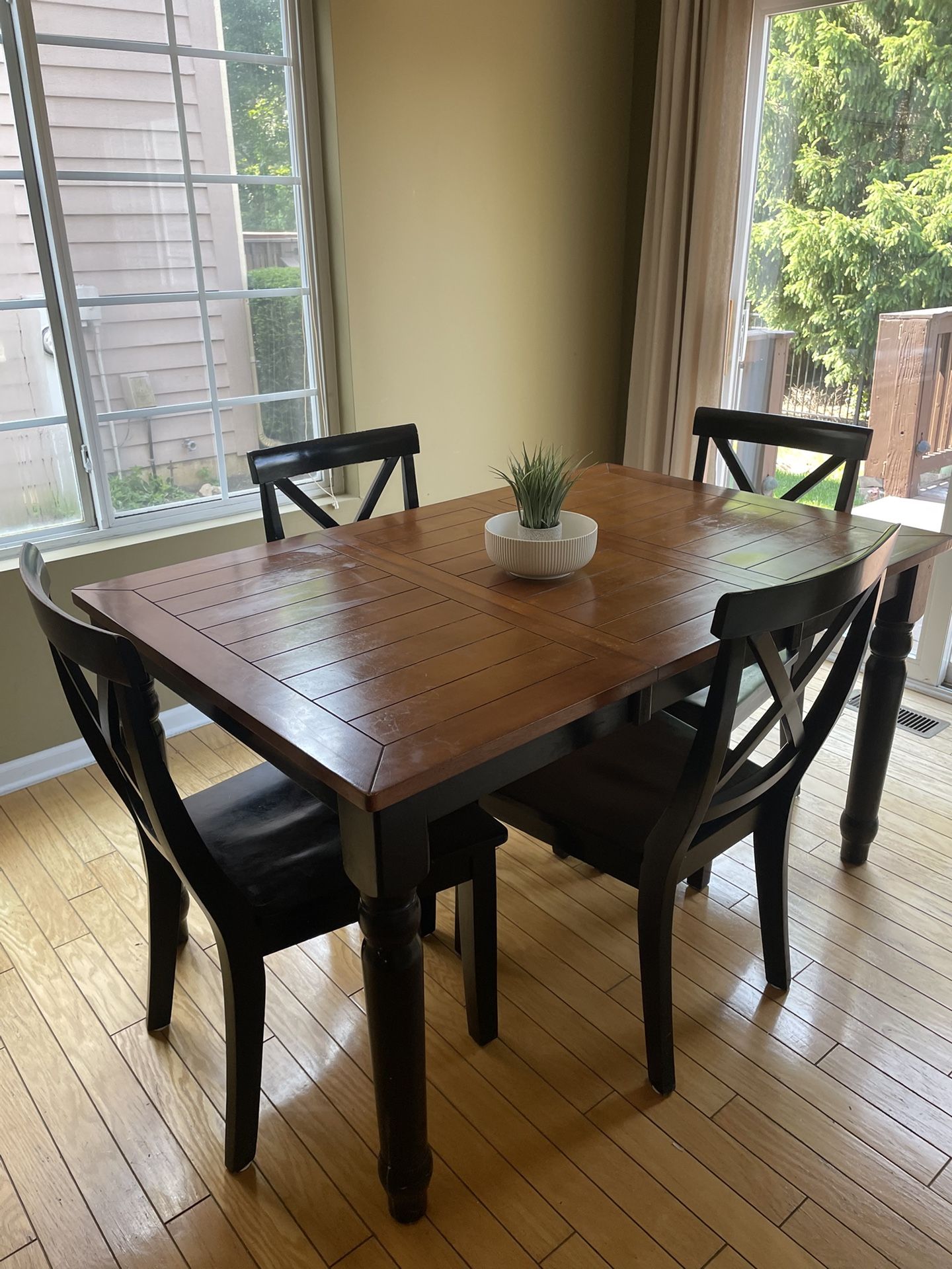 Dinning Table