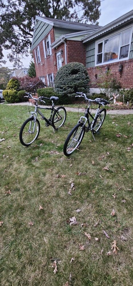 Matching His And Hers Quedt Crestwood Mountain Bike