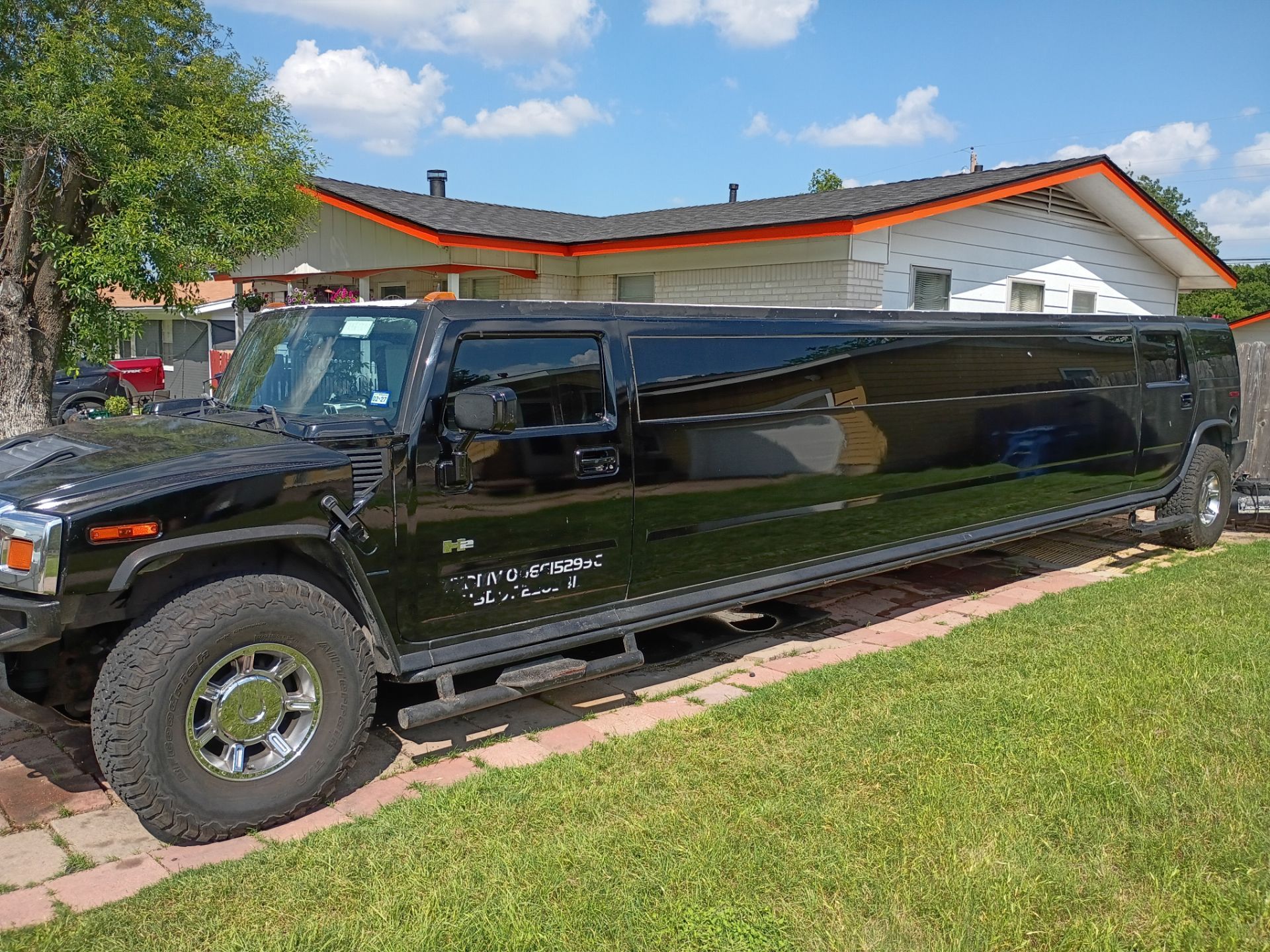 Hummer limo