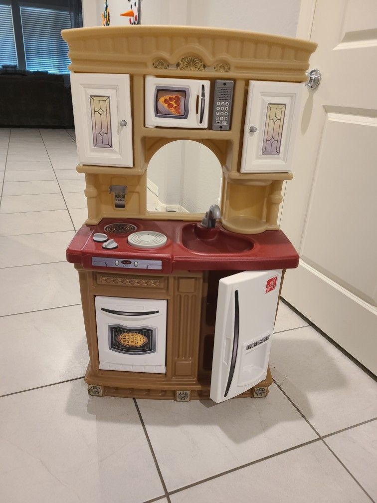 Play Kitchen WITH lots of food