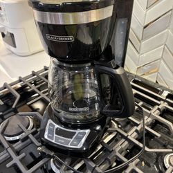 Black & Decker 12-Cup Programmable Coffee Maker - Like New