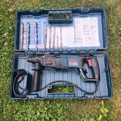 Bosch BullDog extreme rotor Hammer with 8 blades in case works great used 3 times